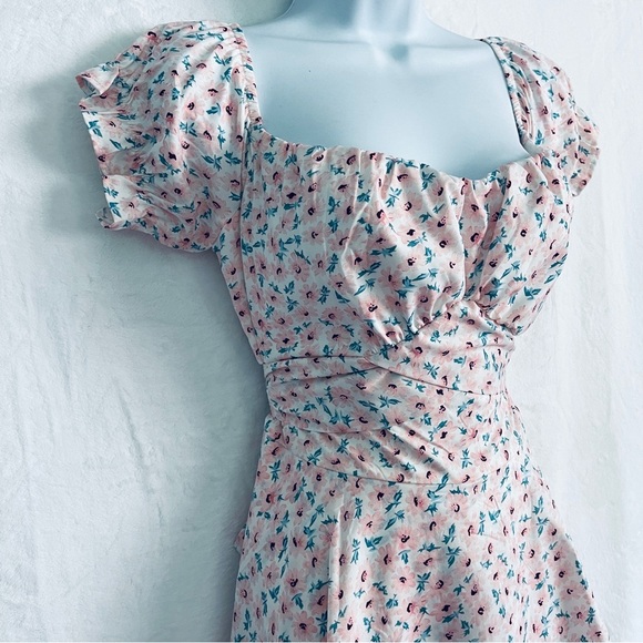 Floral Shorts Romper Sweetheart Milkmaid - Picture 6 of 11